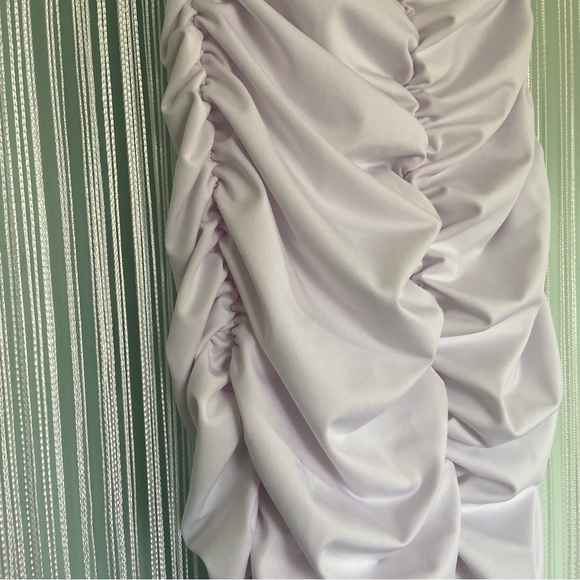 Off White Bodycon Ruched Strapless Dress - Picture 10 of 17